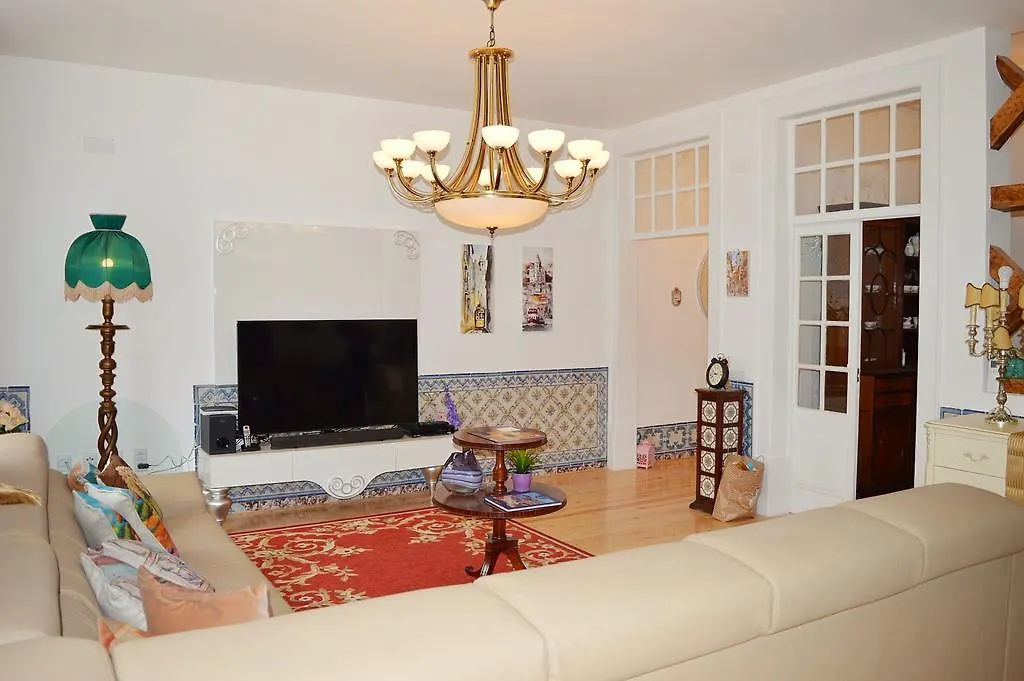 Lisboa Chiado 3 Bedroom Luxury Apartment 0*,  البرتغال